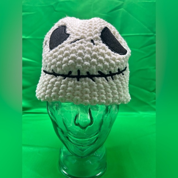 White Skull Crochet Beanie nightmare before Christmas - Picture 4 of 8